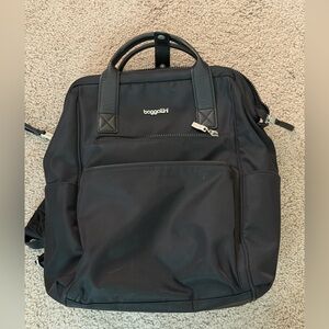 Baggallini Soho Backpack Travel Laptop Backpack  - Mint Condition